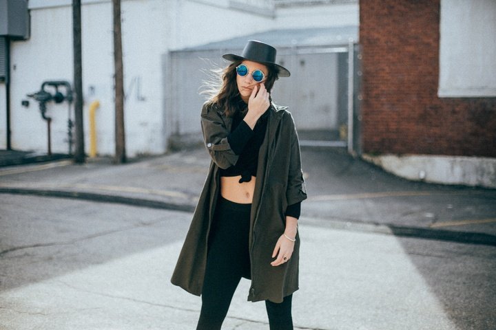 winter-woman-street-coat-spring-sunglass-53524-pxhere.com